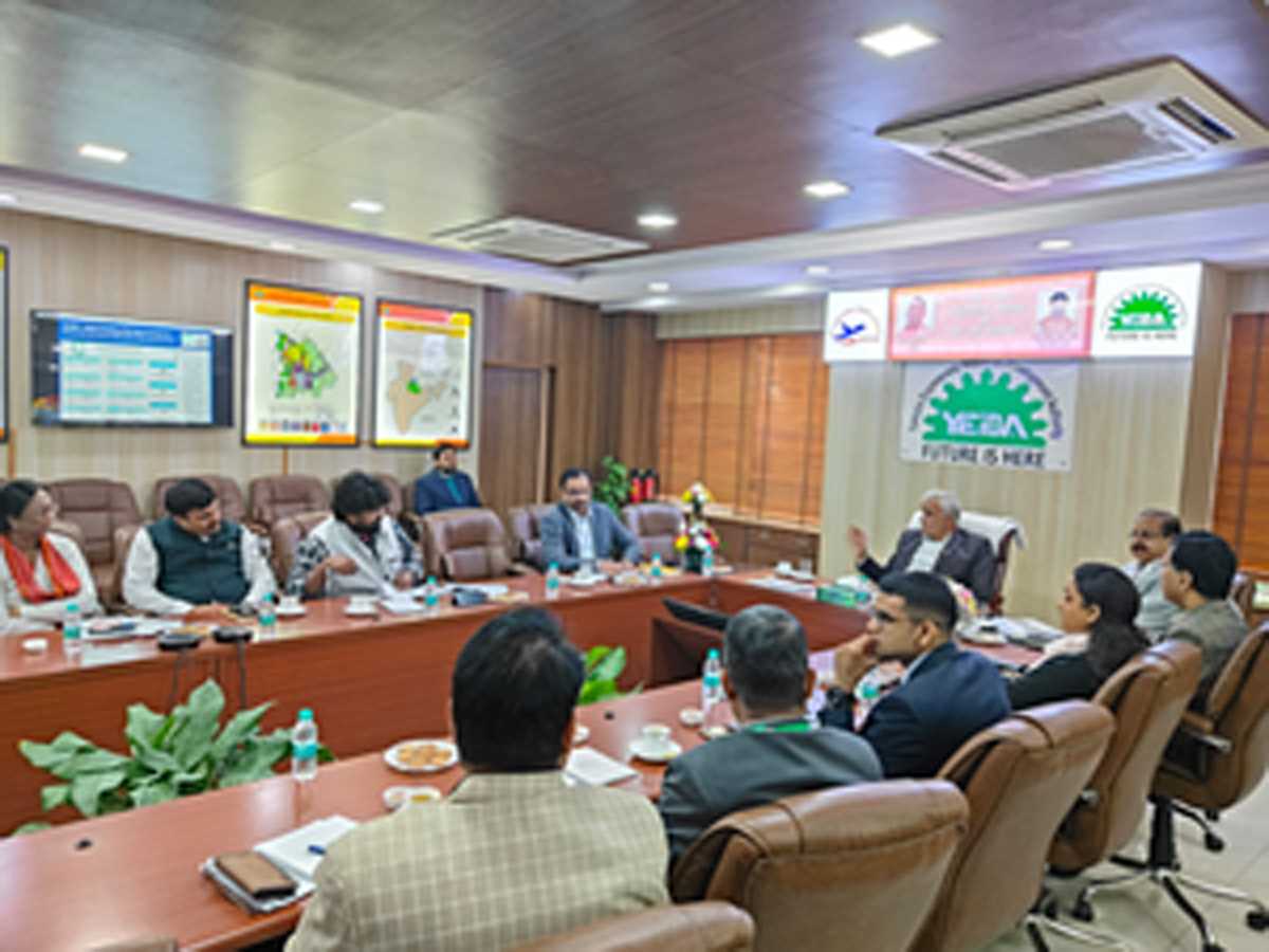 मुख्य सचिव ने ग्रेनो प्राधिकरण में की समीक्षा, एमओयू को निवेश में तब्दील करने के दिए निर्देश